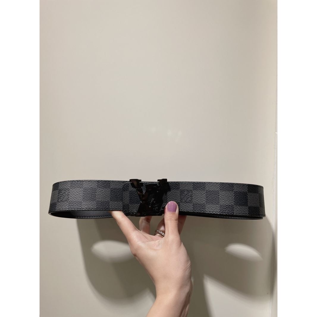 l0vis Vvtt0n belts